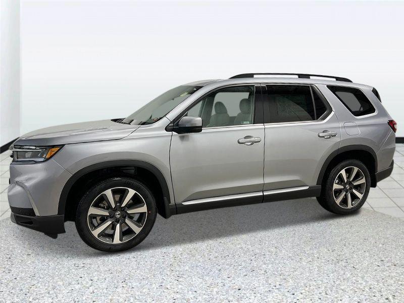 new 2025 Honda Pilot car, priced at $50,695