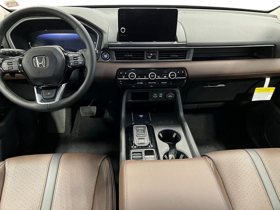 new 2025 Honda Pilot car, priced at $54,930