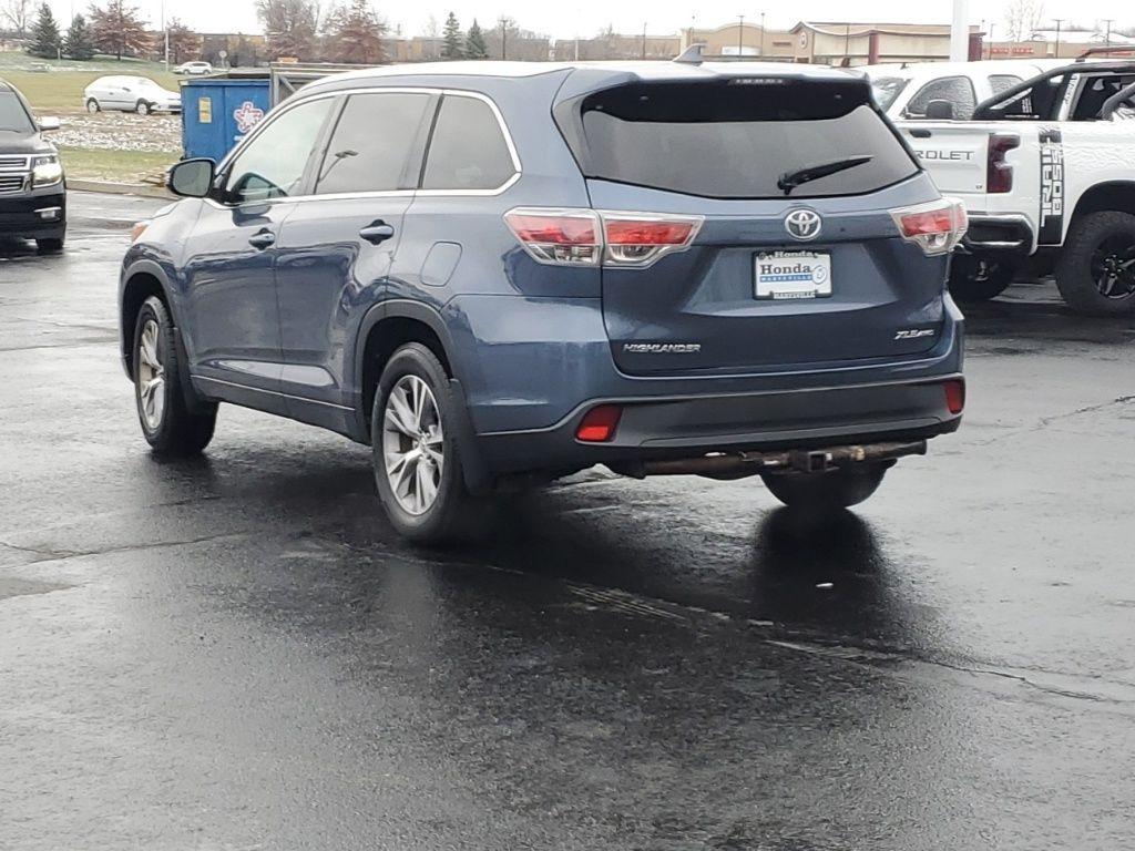 used 2015 Toyota Highlander car, priced at $13,900