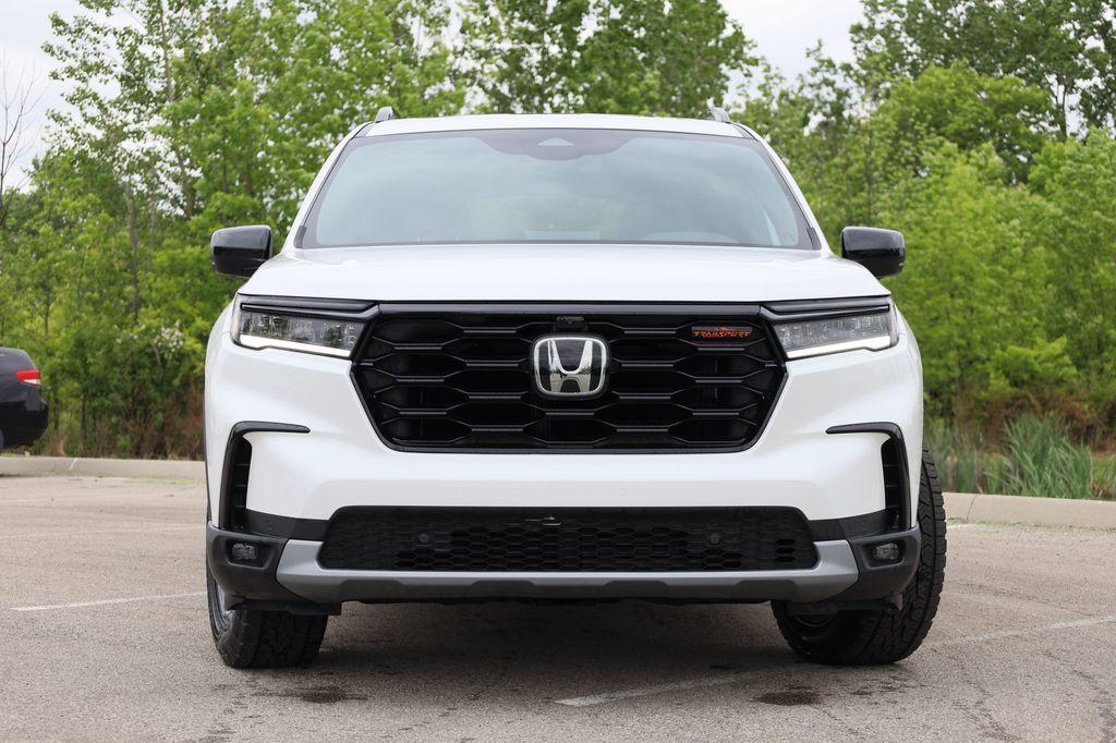 new 2025 Honda Pilot car, priced at $51,785