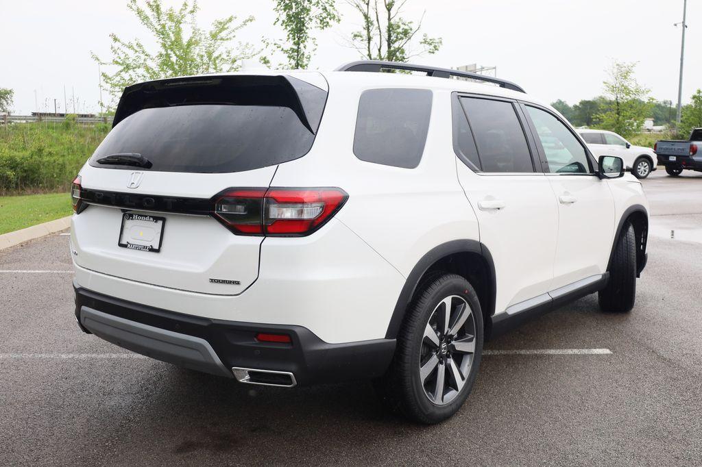 new 2025 Honda Pilot car, priced at $52,235
