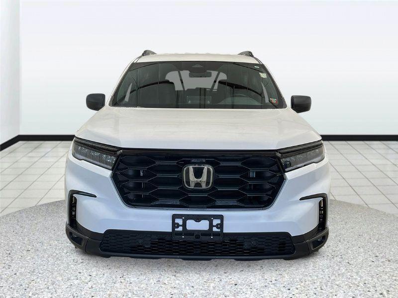 new 2025 Honda Pilot car, priced at $43,850