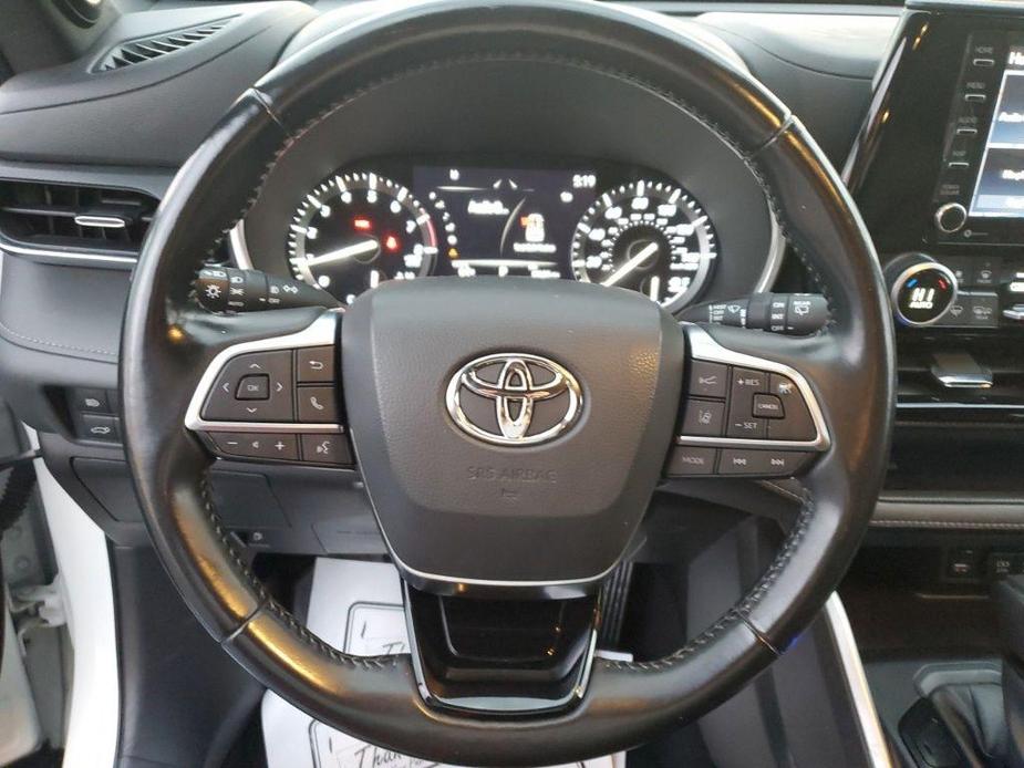 used 2021 Toyota Highlander car, priced at $28,670