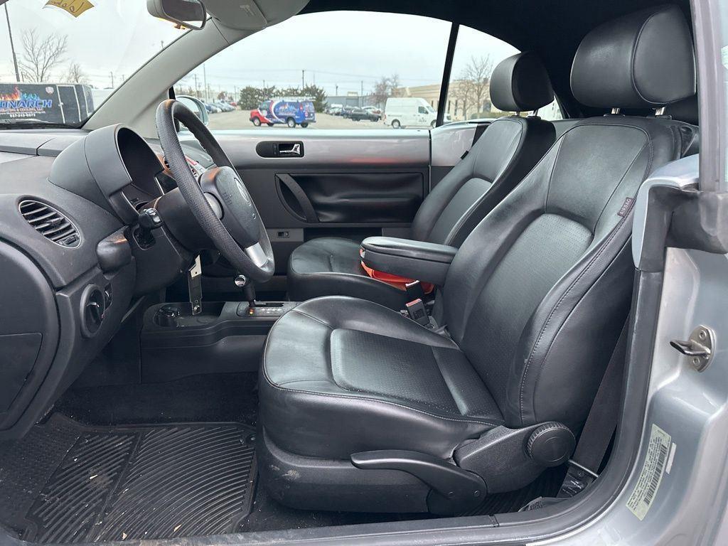 used 2007 Volkswagen New Beetle car, priced at $10,000