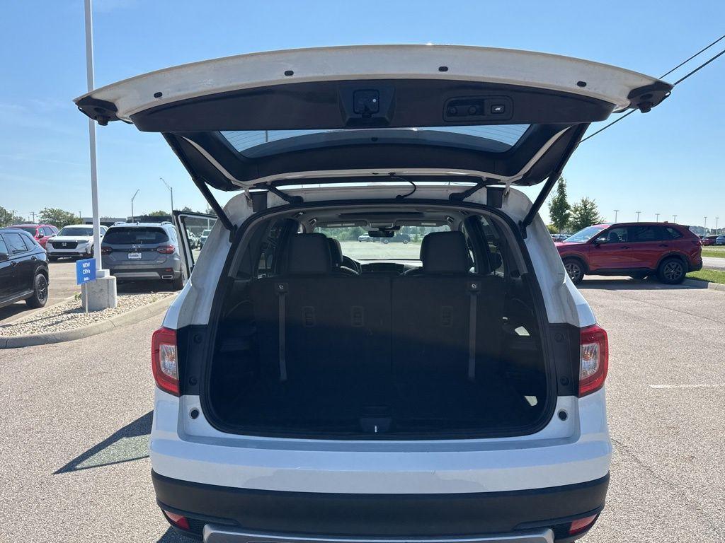 used 2021 Honda Pilot car, priced at $28,000