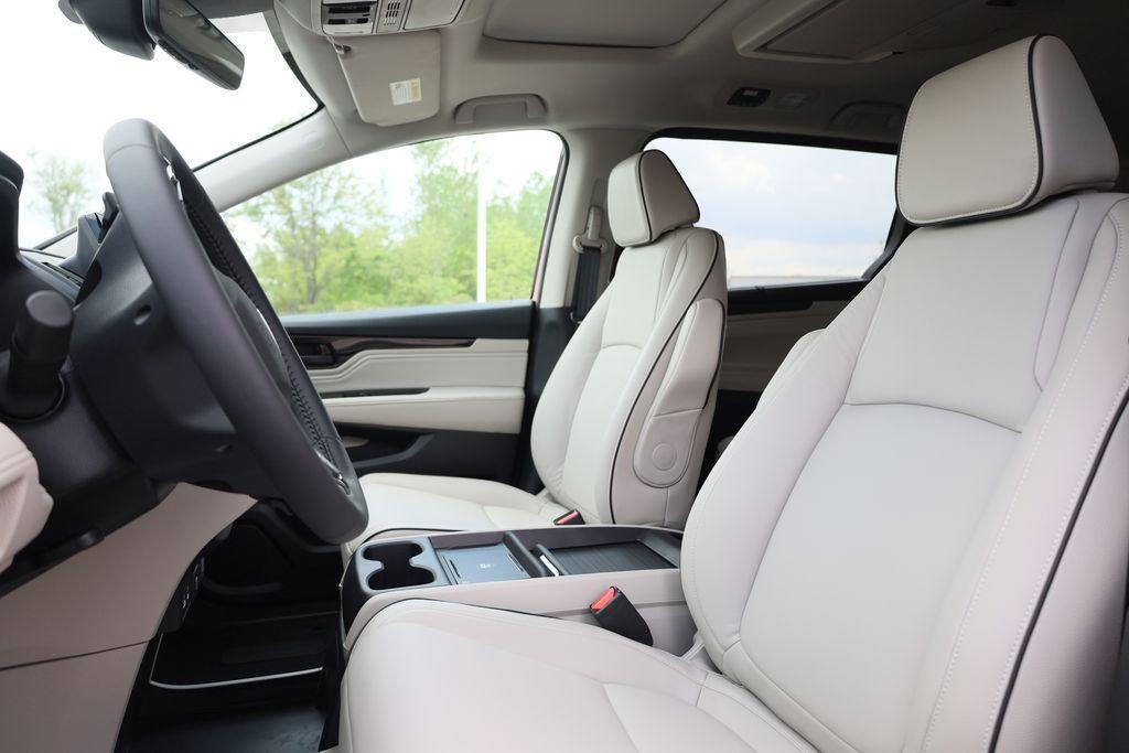 new 2025 Honda Odyssey car, priced at $49,390