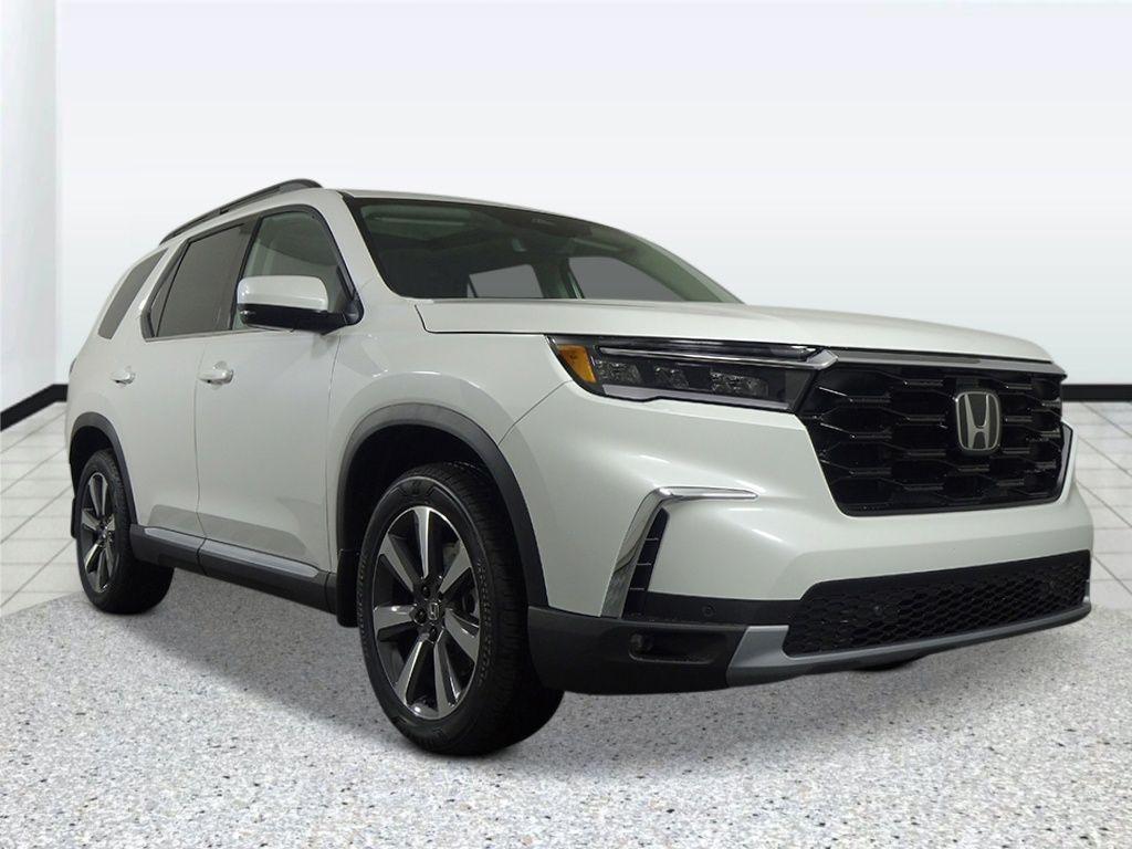 new 2025 Honda Pilot car, priced at $51,505