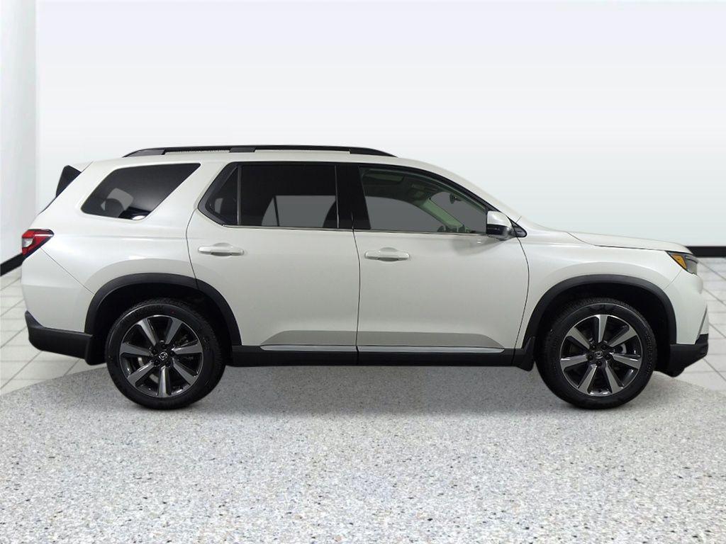 new 2025 Honda Pilot car, priced at $51,505