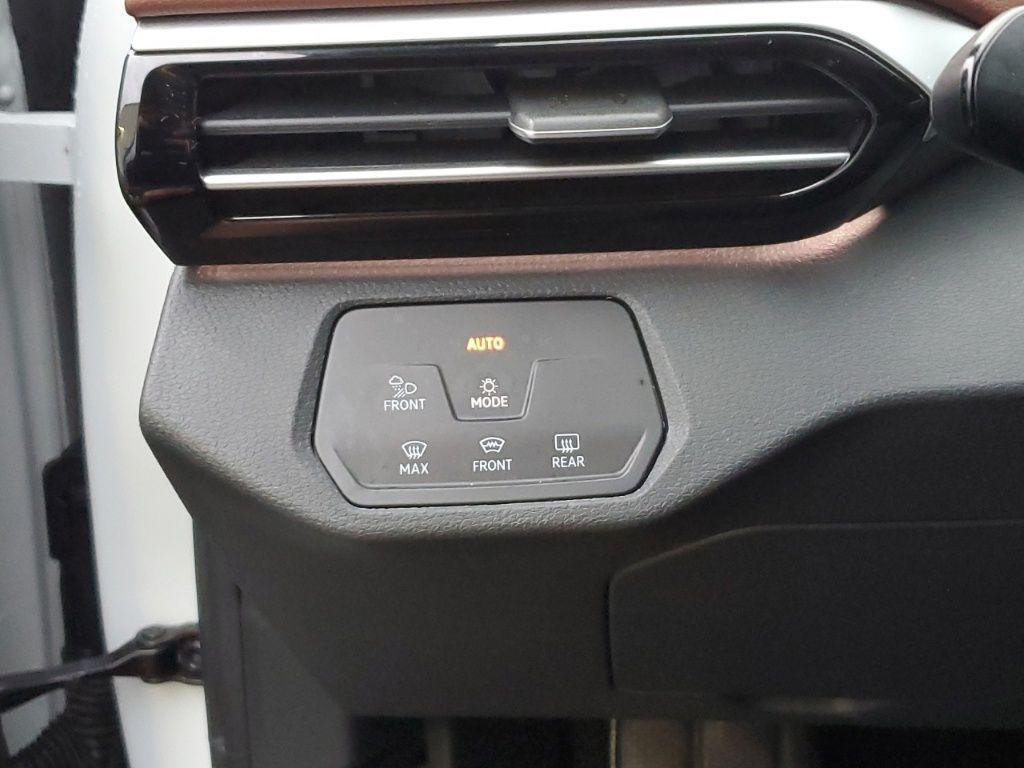 used 2022 Volkswagen ID.4 car, priced at $18,647