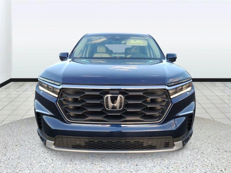 new 2025 Honda Pilot car, priced at $47,725