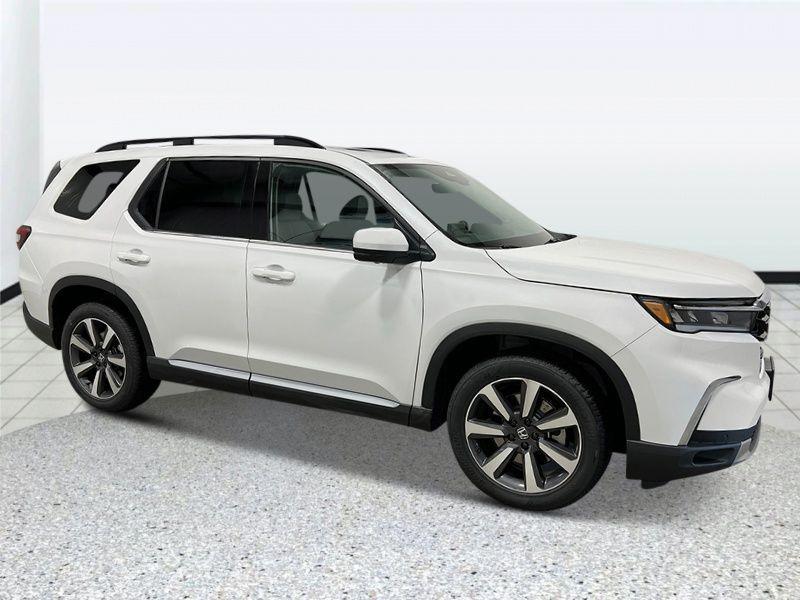 new 2025 Honda Pilot car, priced at $54,930