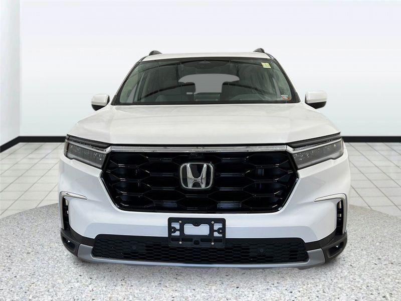 new 2025 Honda Pilot car, priced at $54,930