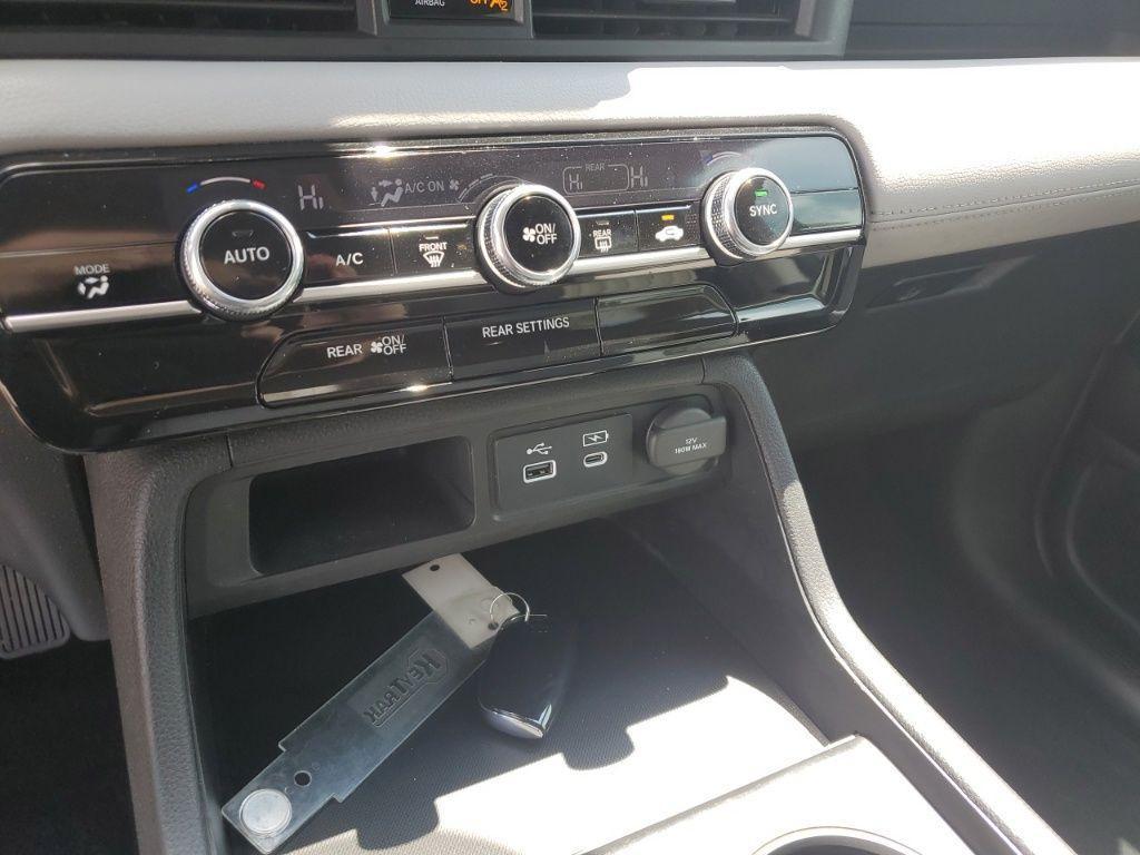 used 2023 Honda Pilot car, priced at $30,997