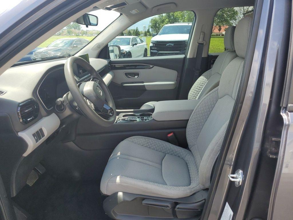 used 2023 Honda Pilot car, priced at $30,997