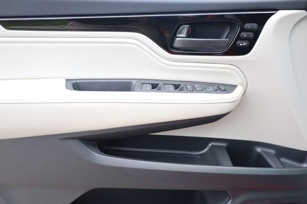 new 2025 Honda Odyssey car, priced at $48,005