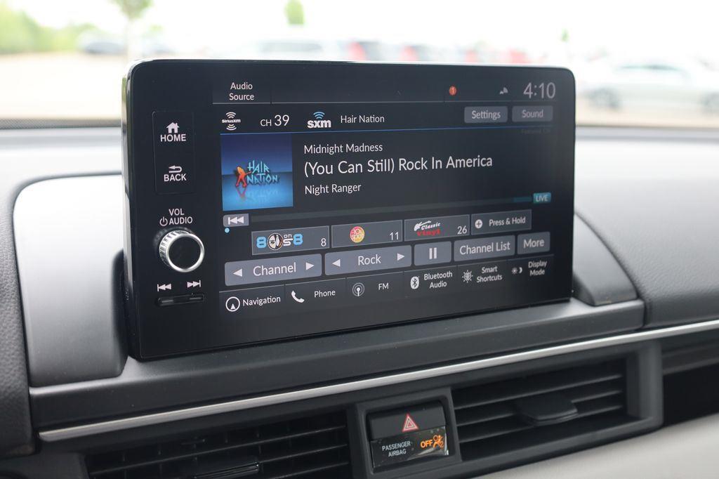 new 2025 Honda Pilot car, priced at $51,095