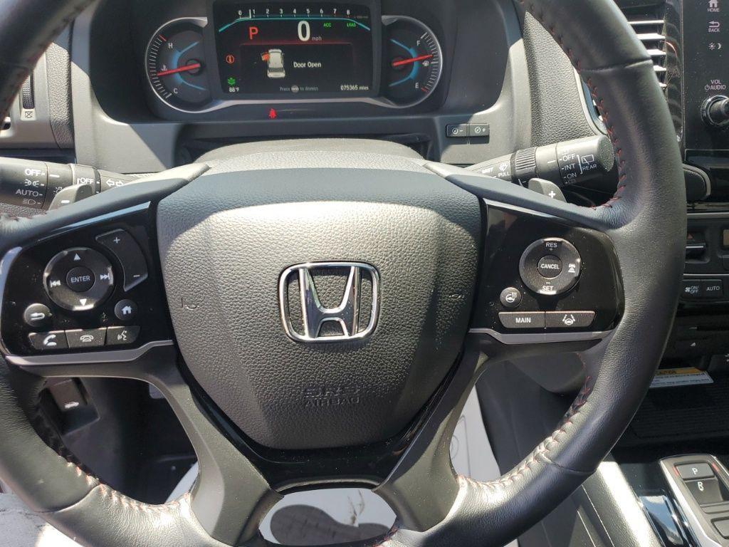 used 2022 Honda Pilot car, priced at $33,227