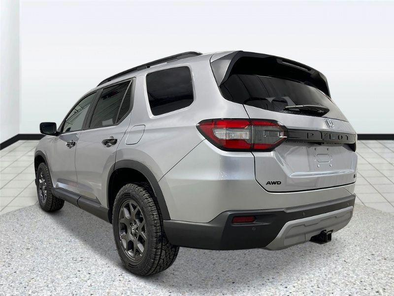 new 2025 Honda Pilot car, priced at $50,850