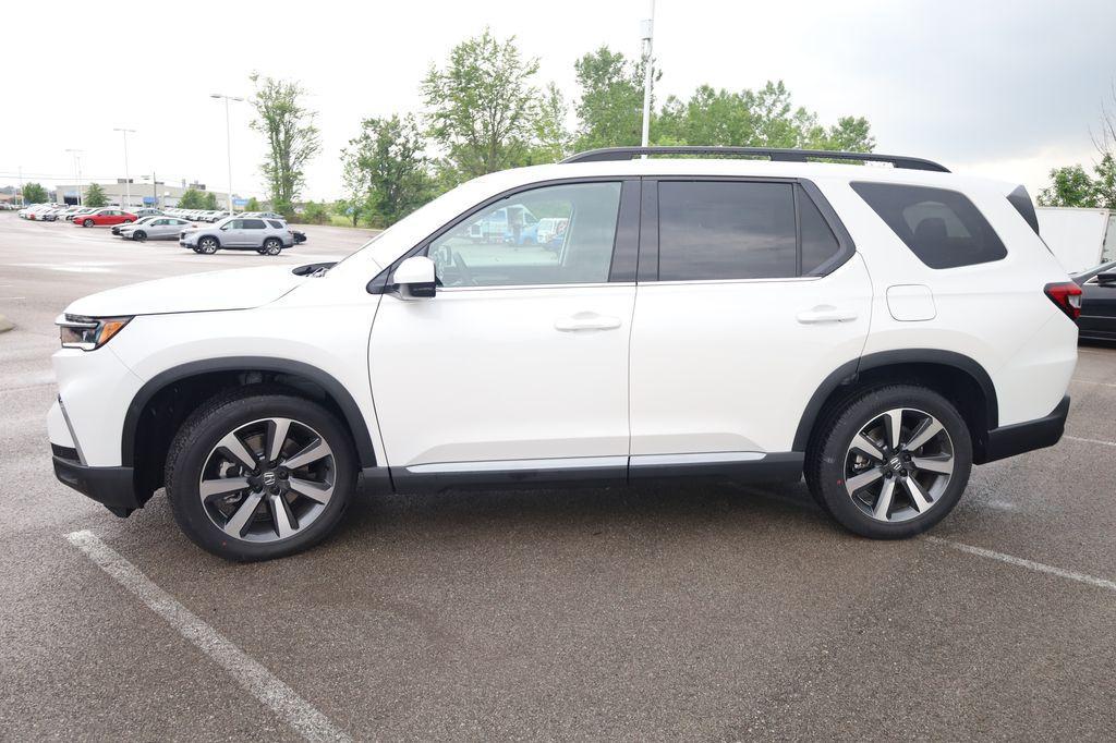 new 2025 Honda Pilot car, priced at $52,280