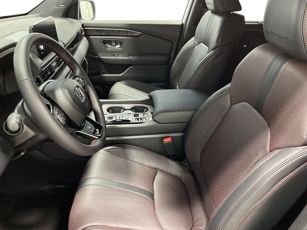new 2025 Honda Pilot car, priced at $57,260