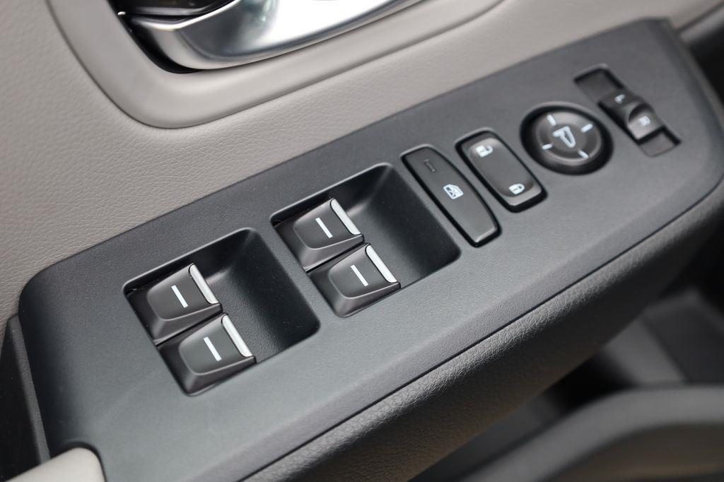 new 2025 Honda Pilot car, priced at $47,550