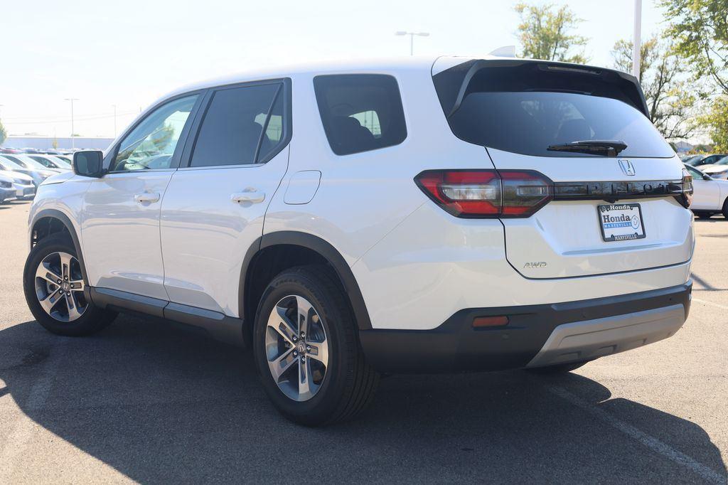 new 2025 Honda Pilot car, priced at $47,550