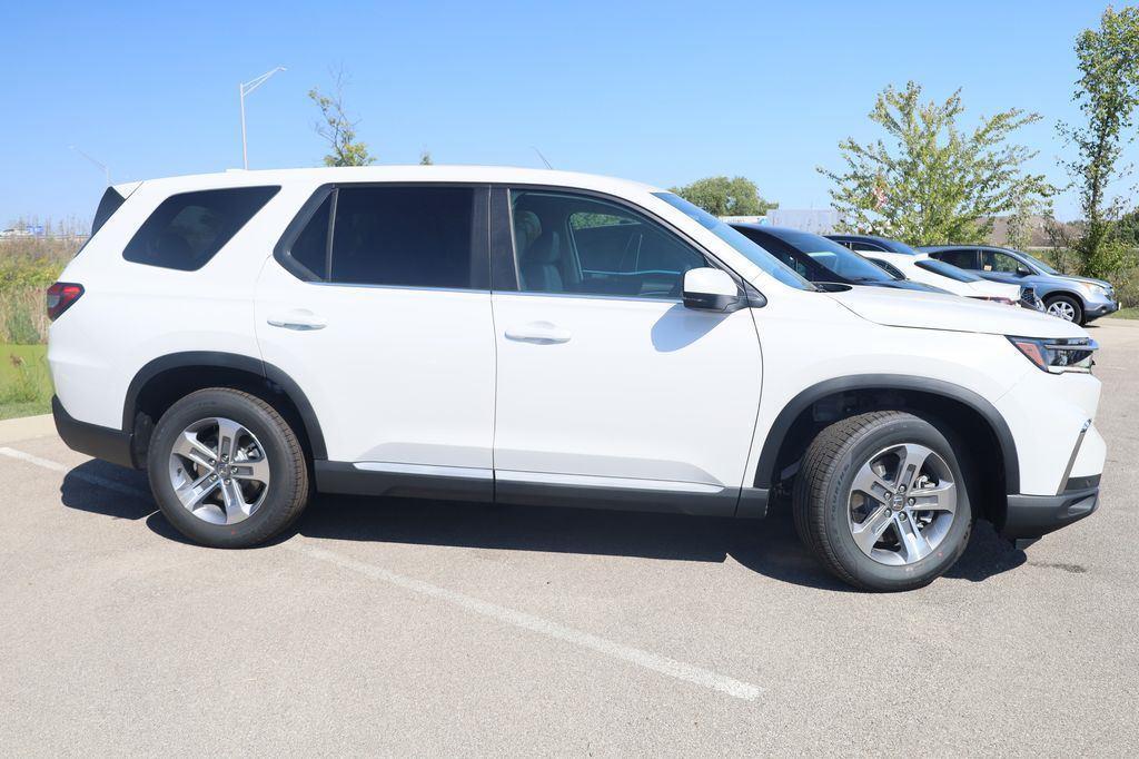 new 2025 Honda Pilot car, priced at $47,550