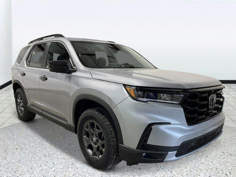 new 2025 Honda Pilot car, priced at $50,495