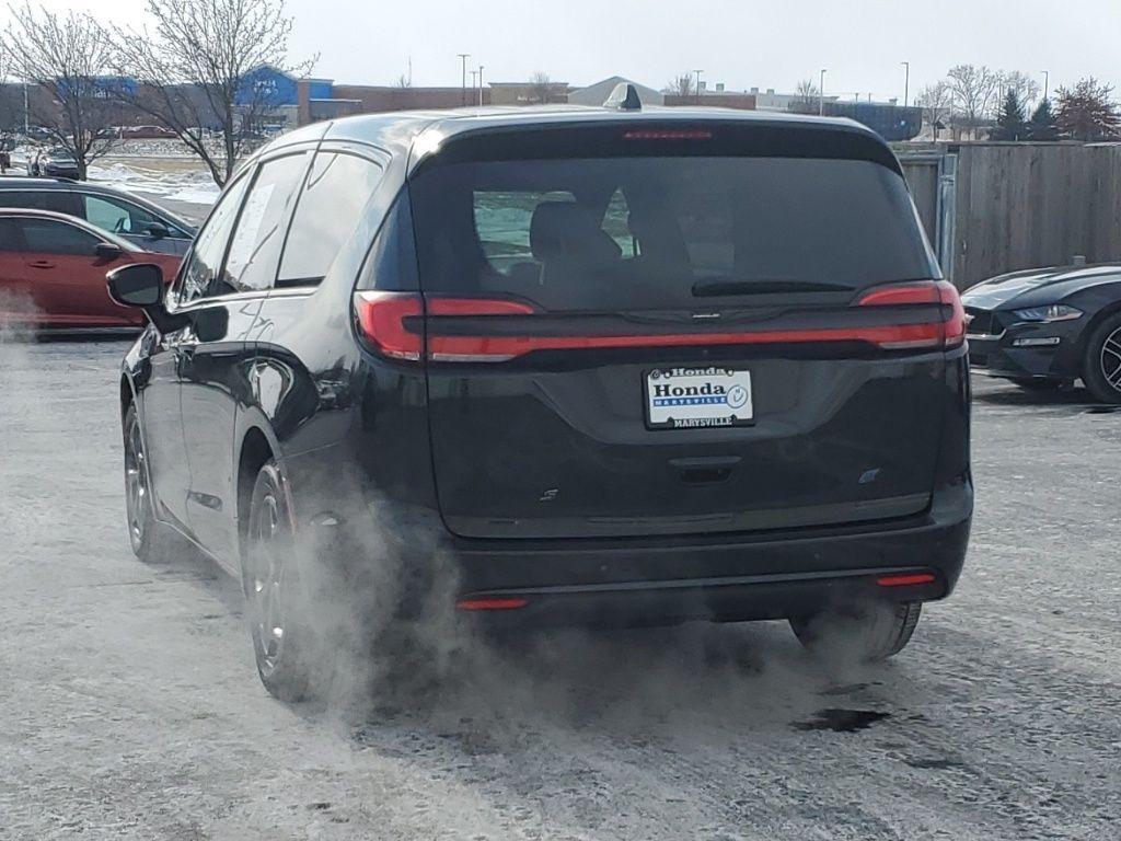 used 2022 Chrysler Pacifica Hybrid car, priced at $26,542