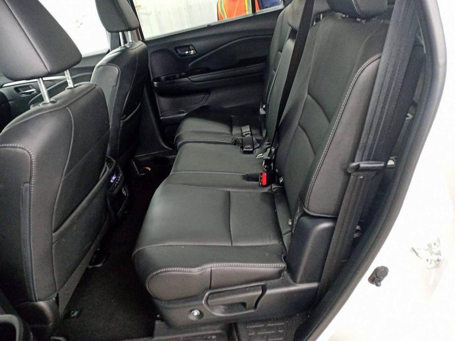 used 2022 Honda Pilot car, priced at $27,194