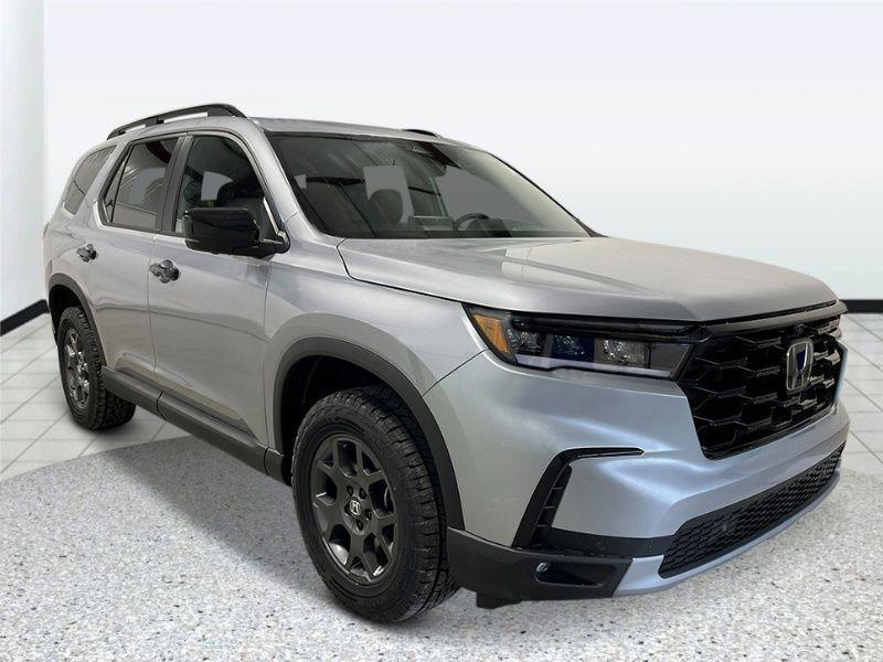 new 2025 Honda Pilot car, priced at $50,850