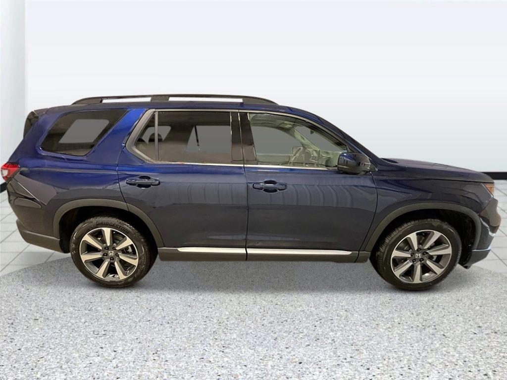 new 2025 Honda Pilot car, priced at $54,530