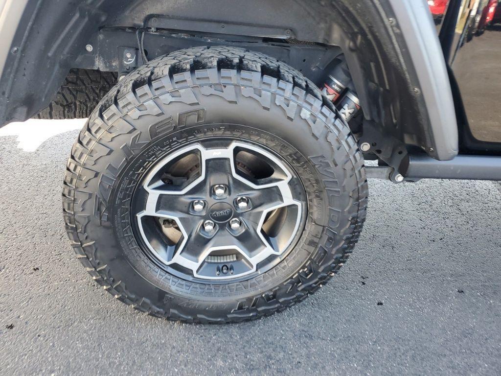 used 2021 Jeep Gladiator car, priced at $34,227