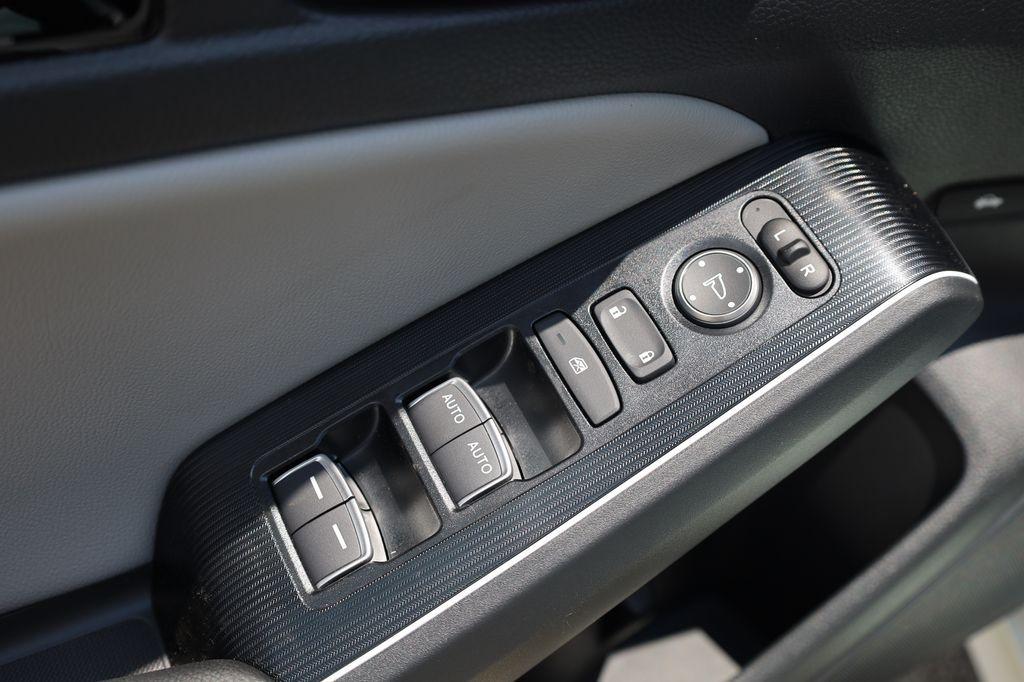 new 2025 Honda Civic Hybrid car, priced at $33,555