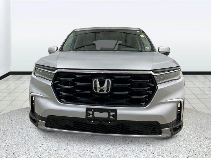 new 2025 Honda Pilot car, priced at $46,995