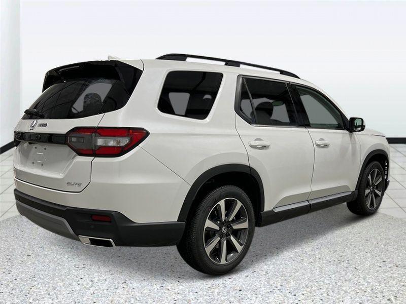 new 2025 Honda Pilot car, priced at $54,985