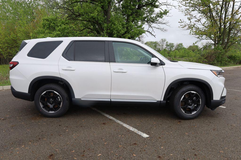 new 2025 Honda Pilot car, priced at $49,405