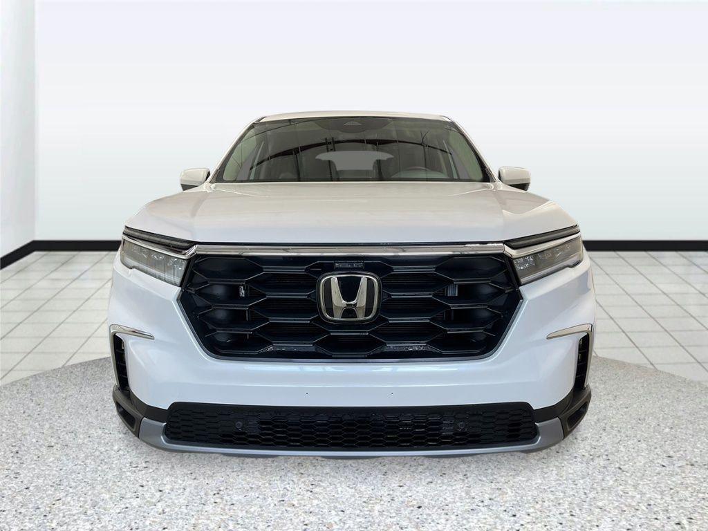 new 2025 Honda Pilot car, priced at $49,405