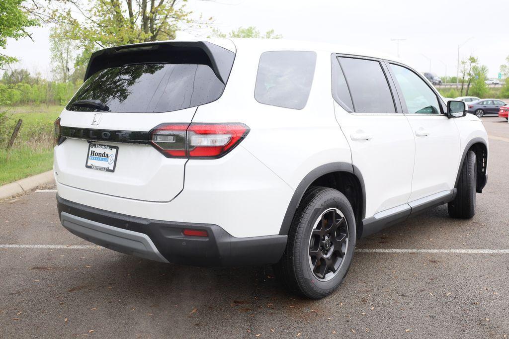 new 2025 Honda Pilot car, priced at $49,405