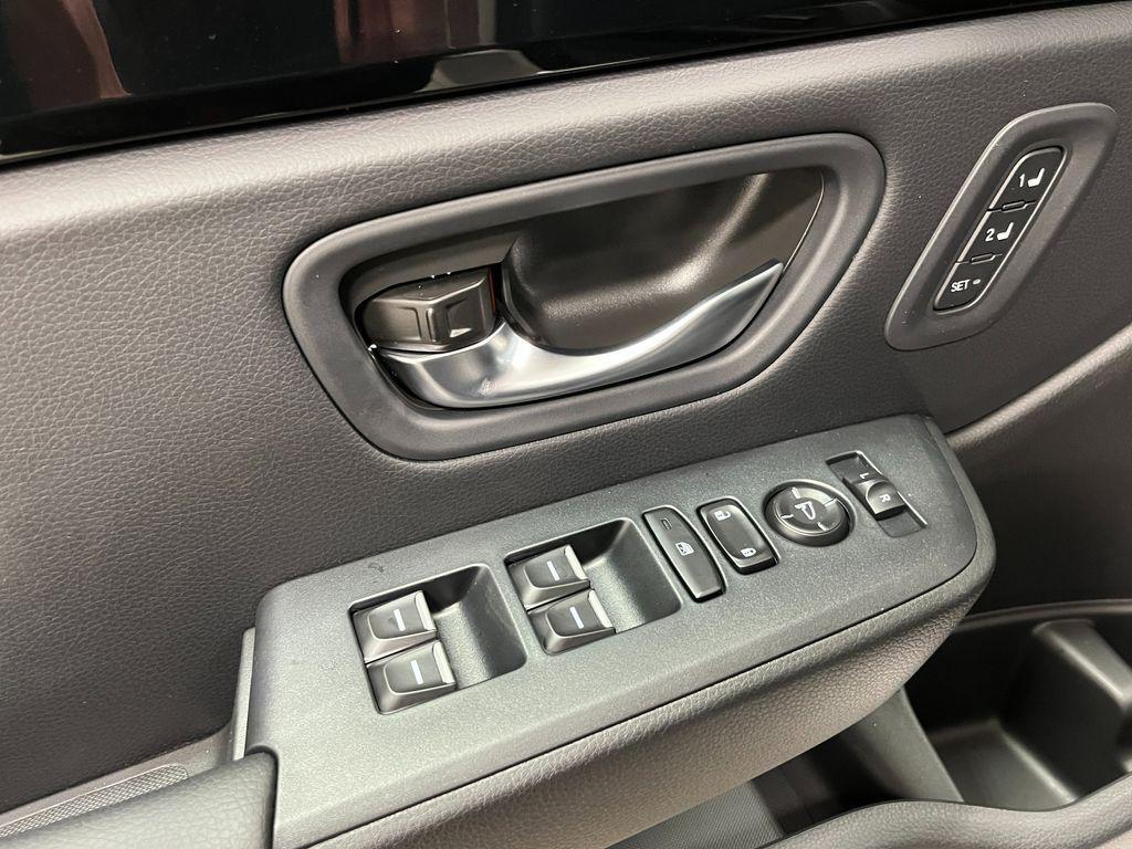 new 2025 Honda Pilot car, priced at $49,405