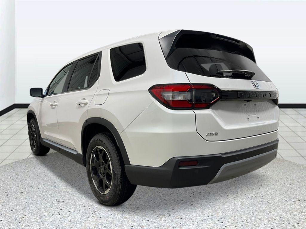 new 2025 Honda Pilot car, priced at $49,405