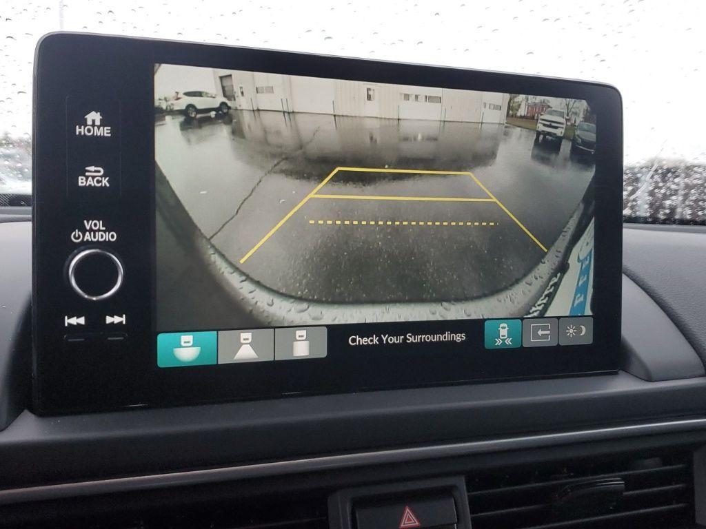 used 2025 Honda Pilot car, priced at $42,647