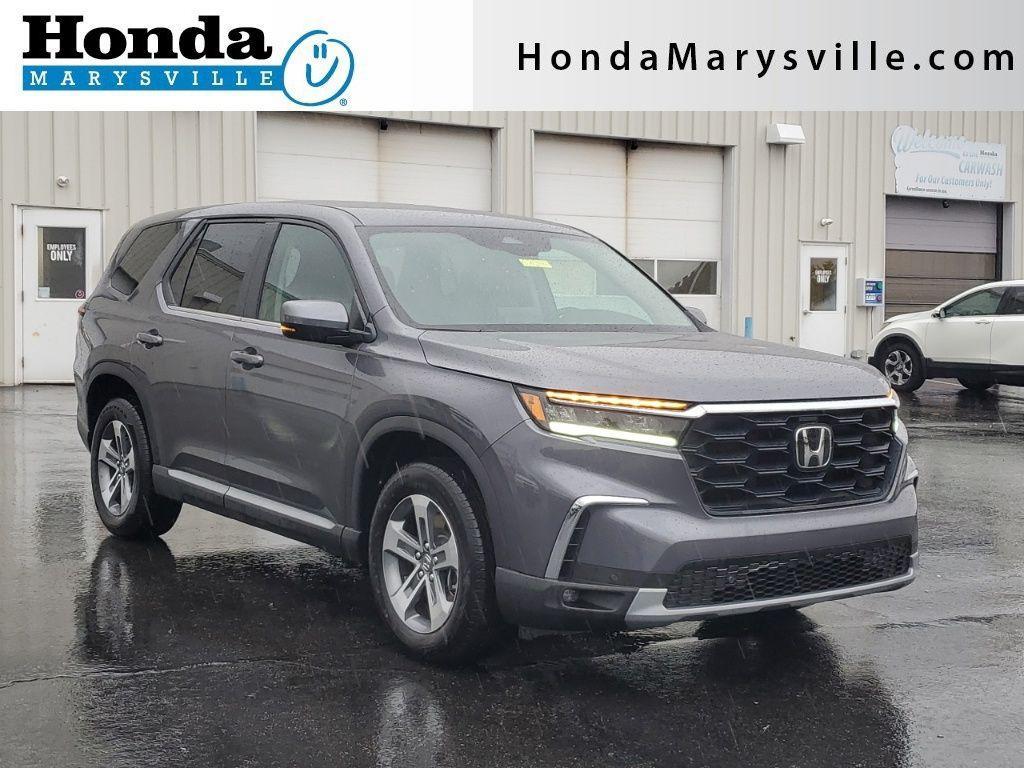 used 2025 Honda Pilot car, priced at $42,647