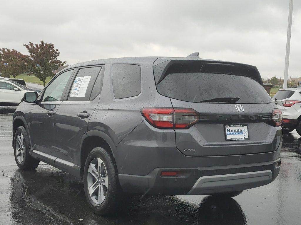 used 2025 Honda Pilot car, priced at $42,647