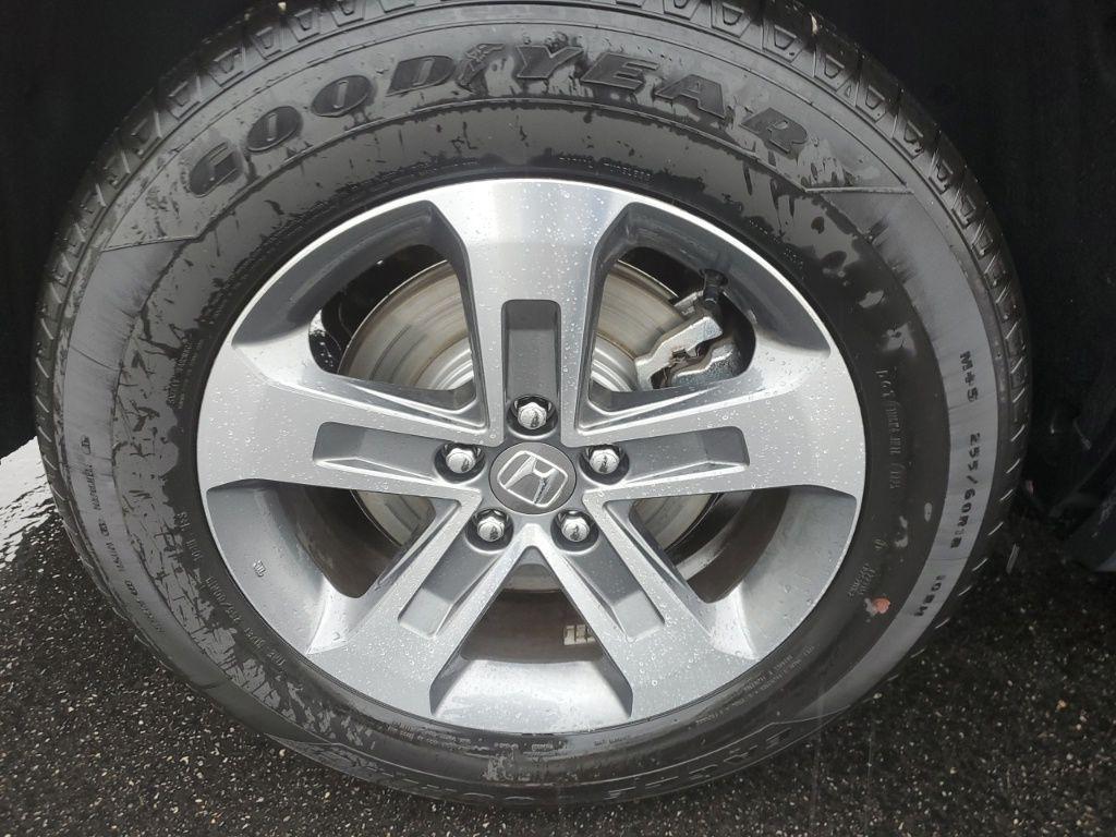 used 2025 Honda Pilot car, priced at $42,647