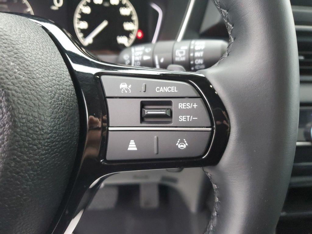 used 2025 Honda Pilot car, priced at $42,647