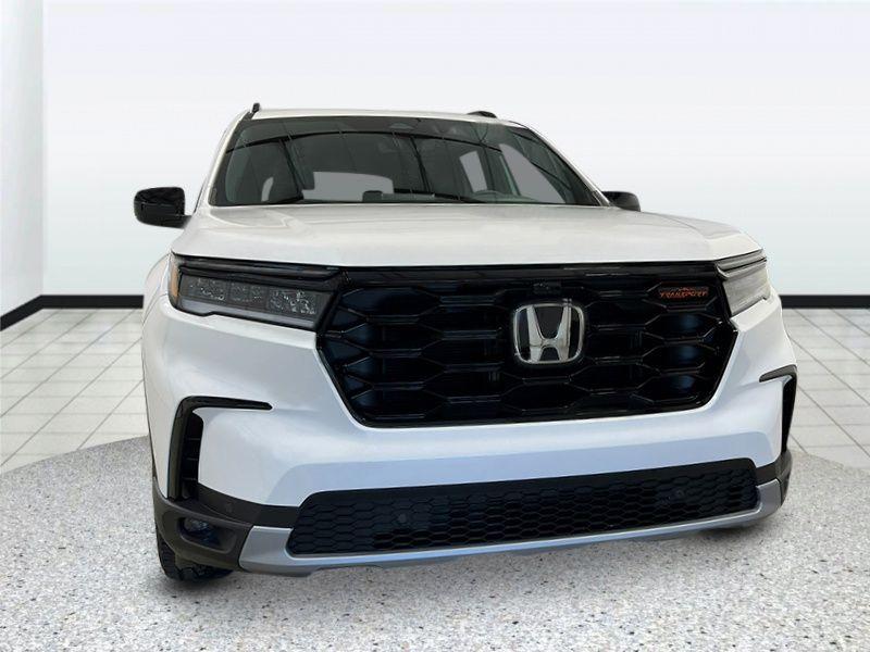 new 2025 Honda Pilot car, priced at $51,305