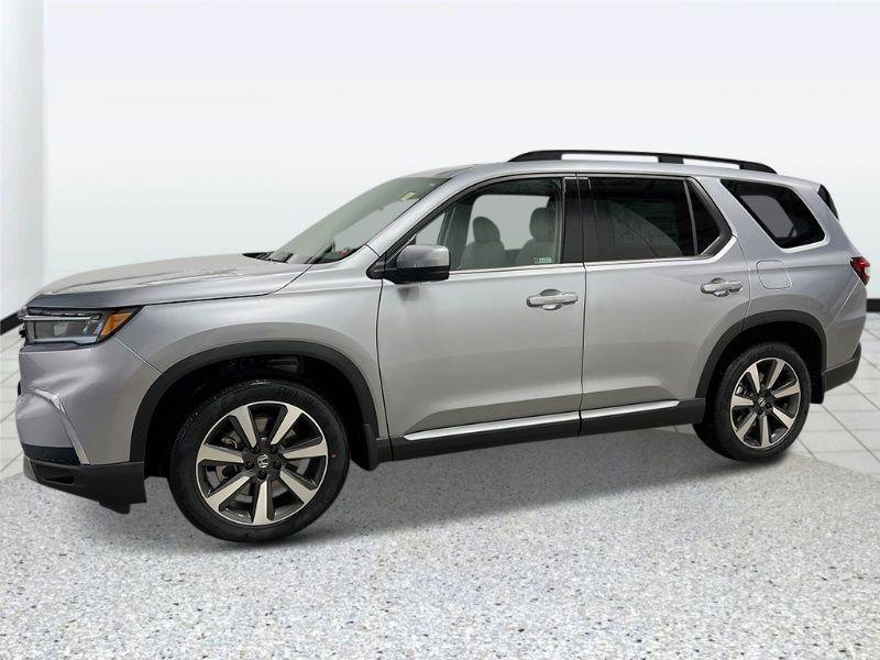 new 2025 Honda Pilot car, priced at $51,050