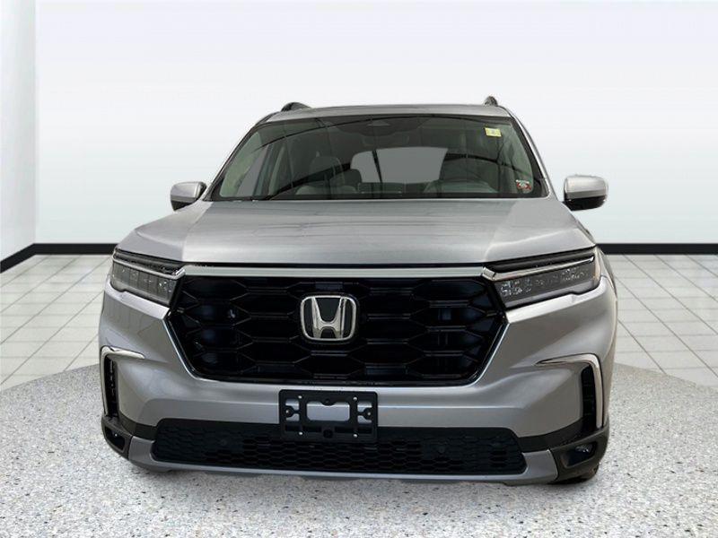 new 2025 Honda Pilot car, priced at $51,050