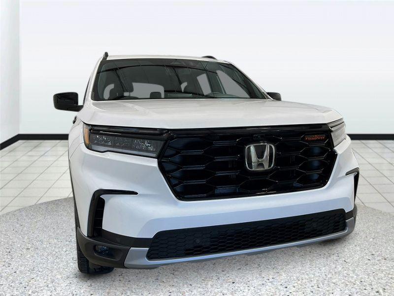 new 2025 Honda Pilot car, priced at $51,250